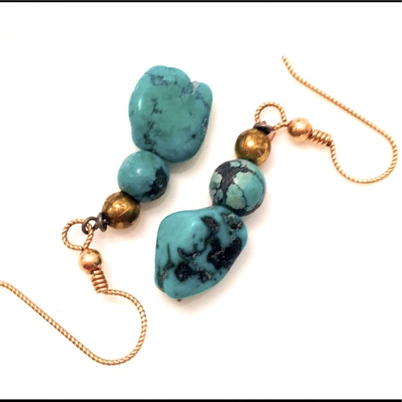 ✨Vintage Raw Turquoise Drop Earrings with one of a kind Gold tone Rope Hooks✨ - Picture 1 of 3